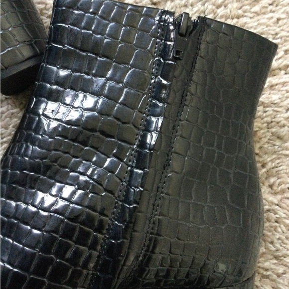 Glossed Faux Crocodile Platform Ankle Boots - Picture 11 of 16